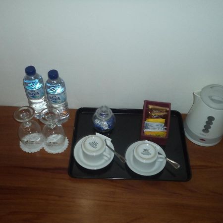 Alloro Guesthouse Pacitan Kültér fotó